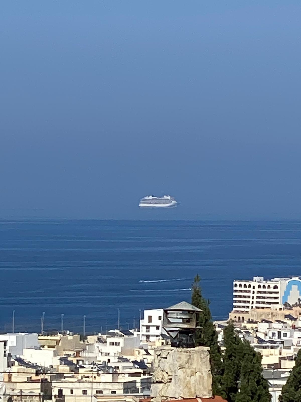 malta floating cruise liner uncropped