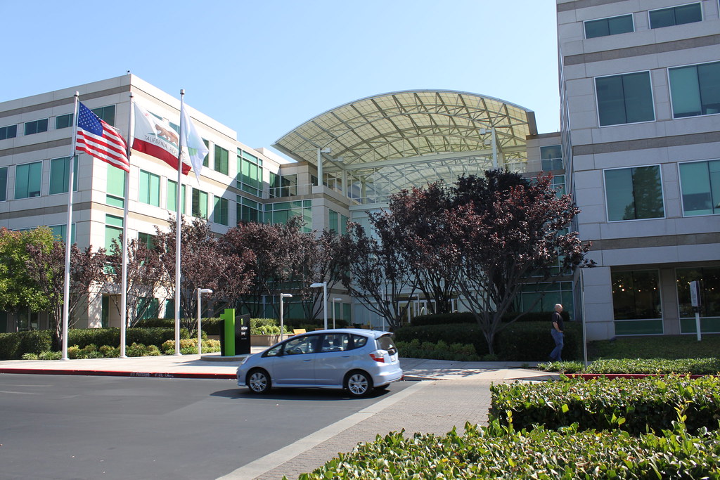 "Apple Headquarters" by gabrielsaldana is licensed under CC BY-SA 2.0